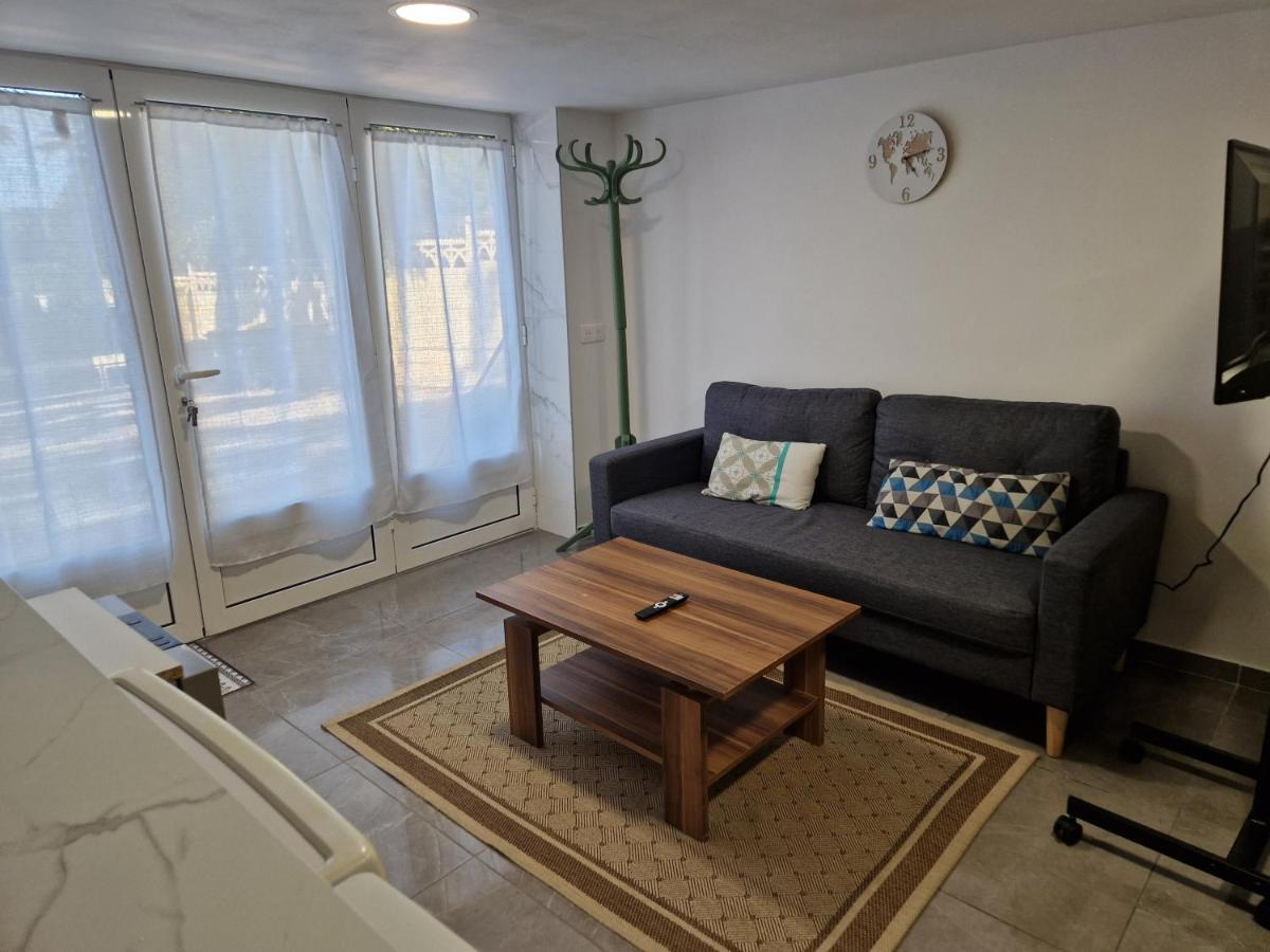 L'Auberge De Sucy - Studio Climatise Eksteriør bilde